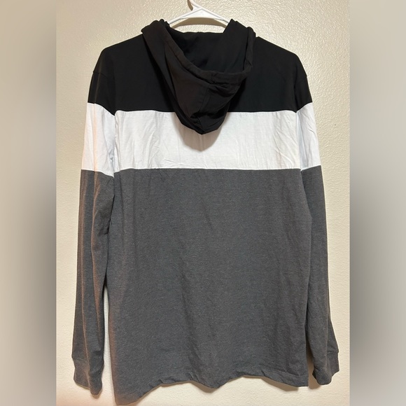 💰2/$10 Kenneth Cole black, Grey& white color block Pullover hoody size M - Picture 2 of 9